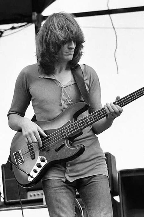 John Paul Jones John Paul Jones Led Zeppelin, Led Zeppelin Iv, Charmed Tv Show, Charmed Tv, Bass Guitarist, John Paul Jones, Led Zep, John Bonham, Musica Rock