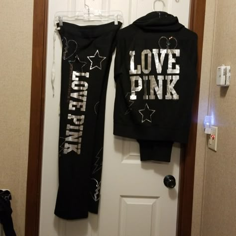 Victoria Secret Sets W/Bling Pant Flare W/Bling Size Xsmall Color Black Has Back Pockets Nwt Top Zip Up Hoodie W/Bling Size Large Color Black Has Pockets Nwt Please No Trade No Swap Trashy Y2k Aesthetic, Pant Flare, Vs Pink Nation, Mcbling Fashion, Fashion 2000s, Victorias Secret Set, Sweats Outfit, Victoria Secret Outfits, Early 2000s Fashion