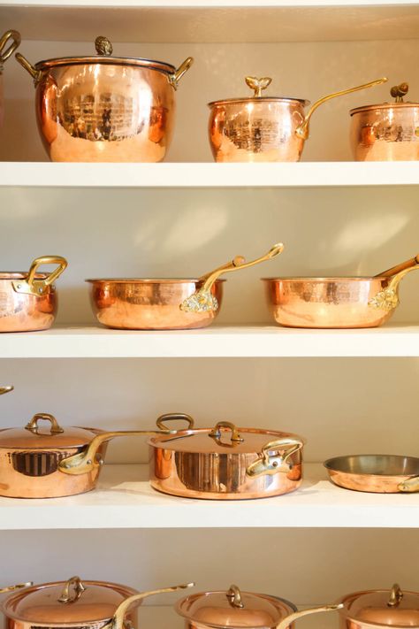 Copper Dinner Set, Copper In Kitchen, Copper Kitchen Accessories, Copper Harbor, Copper Kitchen Decor, How To Clean Copper, Copper Utensils, Copper Cookware, Gadgets Kitchen Cooking