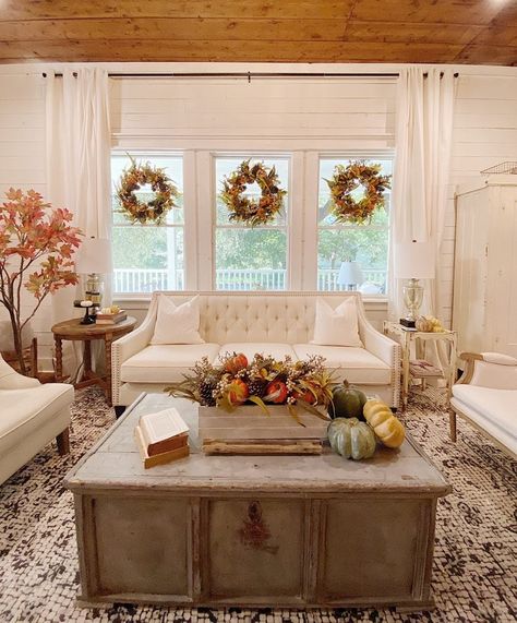 Fall Living Room Decor, Fall Living Room, Fall Decor Inspiration, Fall Bedroom, Fall Table Decor, Fall Outdoor Decor, Farmhouse Fall Decor, Living Room Windows, Farmhouse Fall