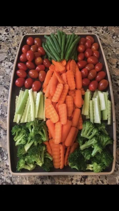 Veggie Tray Ideas, Easter Fruit, Deco Fruit, Easter Party Food, Easter Appetizers, Easter Dishes, Easter Lunch, Easter Snacks, Vegetable Tray