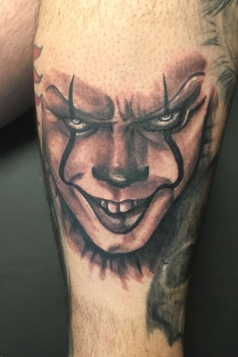 Pennywise Face Tattoo, Pennywise Tattoo Stencil, It Tattoo Stephen King, It Clown Tattoo, It Tattoo Pennywise, Pennywise Tattoos, Annabelle Tattoo, Penny Wise Tattoo, Naomi Tattoo