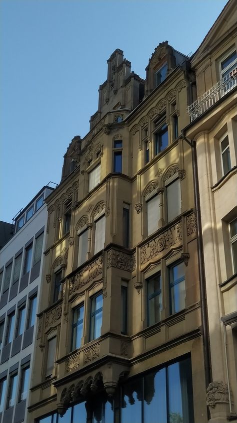 german old buildings altbau aesthetic German Houses, Old Buildings, Life Cycles, Room Inspo, Germany, Cottage