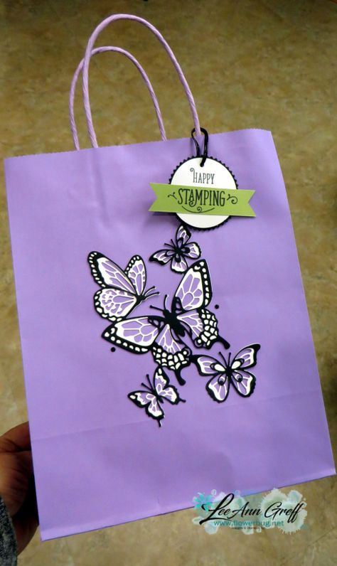 Birthday Gift Bag Decorating Ideas, Painting Paper Bags Ideas, Creative Gift Bags Ideas, Diy Gift Bags Ideas, Paper Bag Decoration Ideas, Paper Bag Design Diy, Handmade Paper Bags Ideas, Paper Bag Decorating Ideas, Paper Gift Bags Diy