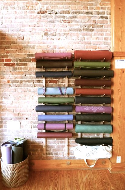 Storage idea for new studio Yoga Studio Design Ideas, Sala Yoga, Yoga Room Design, Yoga Shala, Yoga Mat Storage, Yoga Studio Design, Gym Interior, Yoga Studio Decor, Deco Studio