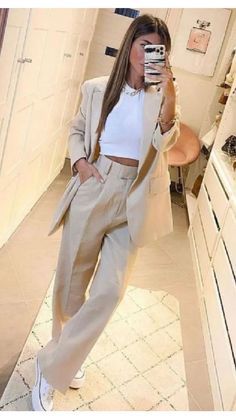 #BEAUTY ,#REALATIONSHIPS #Fashion #Outfits #Summer Outfits #Animals Aesthetic Lawyer, Look Working Girl, Lawyer Fashion, Chic Aesthetic, Beige Pants, Elegante Casual, Event Outfit, Girl Needs, Ținută Casual