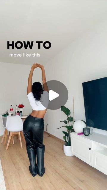 Kaji on Instagram: "How to move your hips like this 👀 eaaassyyyy, let‘s go 💃🏽🫶🏽  #dance #dancetutorial #dancehall #germany #tanztutorial #tanzen #deutschland #hiphop #dancereels #dancetips #howto" How To Dance With Your Hips, How To Move Your Hips, How To Move Your Hips Dance, Dance Tutorial Step By Step, Hip Dance, Lets Move, Dance Like This, Dance With You, Let's Dance