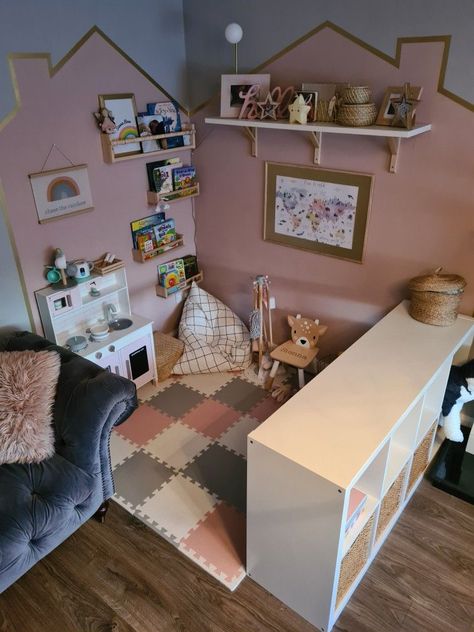 kids playroom ideas small space Tiny Playroom, Playroom Themes, Playroom Setup, Small Kids Playroom, Creative Playroom, Kid Friendly Living Room, Space Play, Baby Play Areas, Small Playroom