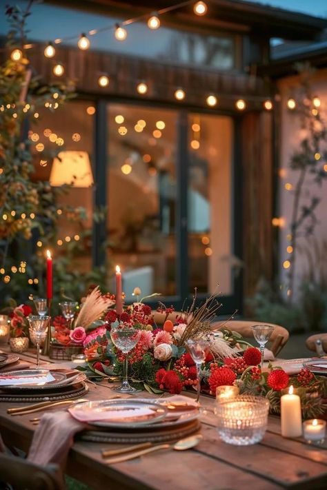 Festive Outdoor Christmas Party Ideas for Fun! Outdoor Christmas Dinner Party, Outdoor Christmas Dinner, Outdoor Christmas Party Ideas, Outdoor Winter Party, Christmas Garden Party, Backyard Christmas, Twenty Fine, Outdoor Christmas Party, Christmas Outdoors