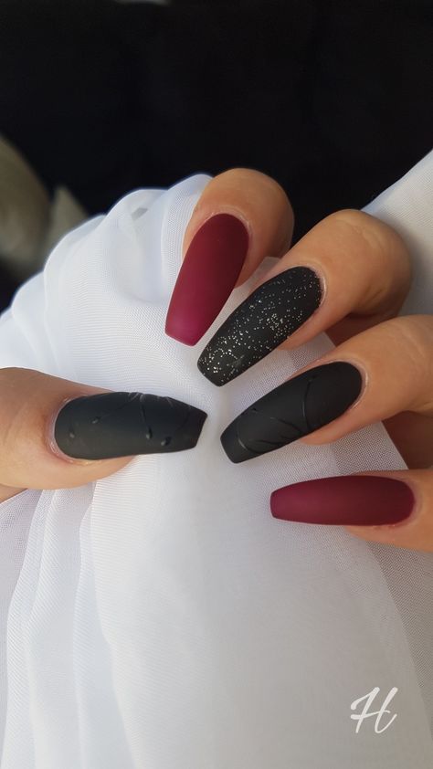 Red And Black Matte Nails Design, Matte Black And Maroon Nails, Red Black Matte Nails, Dark Red Nails With Black Design, Black And Red Nails Matte, Acrylic Matte Nail Designs, Red And Black Nails With Glitter, Black And Maroon Nail Ideas, Short Acrylic Nails Almond Black And Red