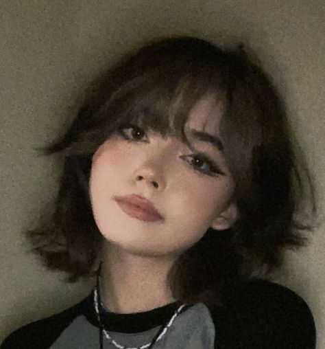 Fete Emo, Short Grunge Hair, Výtvarné Reference, Hair Inspiration Short, Fluffy Hair, Short Hair Haircuts, Emo Girls, Hair Reference, Girl Short Hair