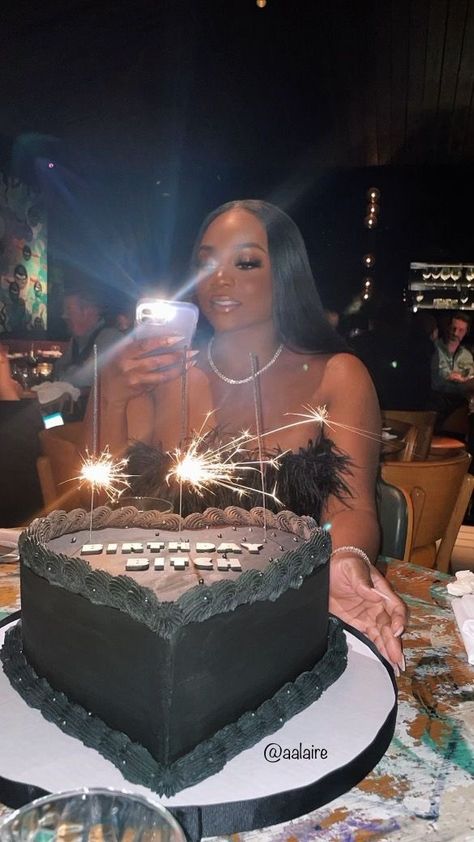 Black Woman Birthday Cake, 19th Birthday Ideas Black Women, 24th Birthday Ideas Black Women, 26th Birthday Black Women, Birthdays Outfits Black Women, All Black Themed Birthday Party Outfits, 23rd Birthday Black Women, Birthday Outfit Miami, 23 Birthday Black Women