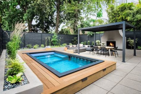 9 Trending and Totally Fun Backyard Ideas to Enhance Your Space Diy Plunge Pool, Plunge Pool Cost, Mod Pool, Online Landscape Design, Pool Cost, Fire Pit Seating Area, Pool Fashion, Modern Backyard, Plunge Pool