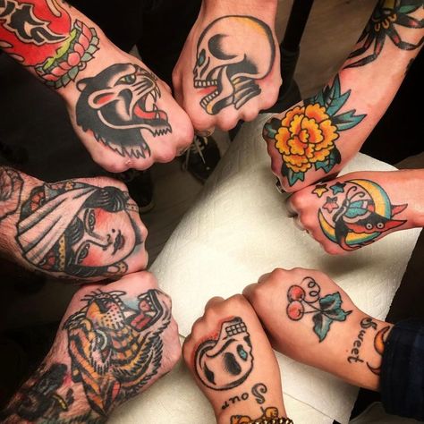 Old School Traditional Tattoos on Instagram: “Healed and fresh hand tattoos by @joshbovendertattoo 🔥 - Tag, like and share 🙏 . . . . #oldschooltattz #besttradtattoos #oldschooltattoo…” Panther Skull, Traditional Tattoo Filler, Tiger Hand Tattoo, Traditional Hand Tattoo, Tiger Girl, Tattoo Filler, Knuckle Tattoos, Traditional Tattoo Sleeve, Healing Tattoo