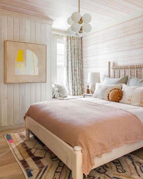 St. Frank’s Instagram profile post: “Blushing over this bedroom by @cortneybishopdesign with our Blush Cactus Silk sheets 💗 #stfcollectors #inbedwithstfrank” Pink Metallic Wallpaper, White And Pink Bedding, Cortney Bishop, Taupe Curtains, Girls Room Design, Spindle Bed, How To Dress A Bed, Metallic Wallpaper, Pink Bedding