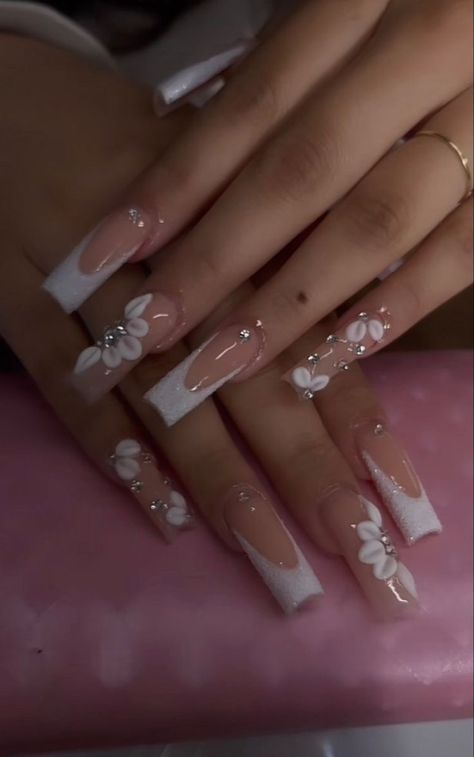 White Glitter French Tip, French Tip With Gems, Acrylic Nails 3d, Glitter French Tip, Quinceanera Nails, Nails 3d, Colored Acrylic Nails, Girly Acrylic Nails, White Acrylic Nails