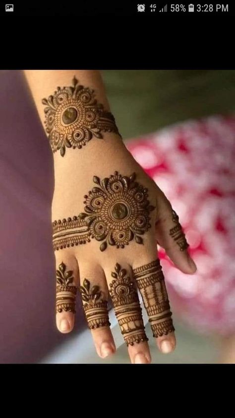 Simple Rose Design Mehendi, Mehendi Designs For Hands Simple Palm, Mehndi Kids, Mehendi Back Hand, Mehendi Designs For Back Hands, Inspo Henna, Henna Design Simple, Finger Mehendi Designs, Henna Tattoo Design