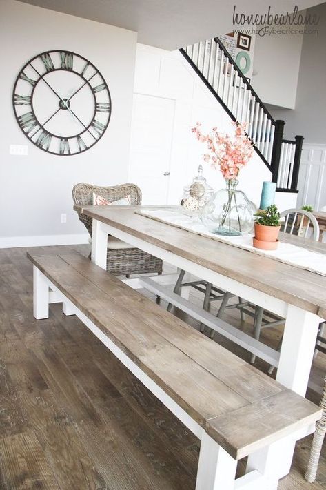 Inspired by Joanna Gaines and her show Fixer Upper, this beautiful Rustic Farmhouse style table and bench was made for under $100. Check out this do it yourself idea for if you want farmhouse home decor on a budget. #farmhousediy #farmhousedecor #budgetomedecor #diy Diy Esstisch, Diy Bank, Diy Home Decor For Apartments, Diy Dining Room Table, Kitchen Table Bench, Rustic Farmhouse Table, Farmhouse Dining Room Table, Farmhouse Style Table, Farmhouse Kitchen Tables