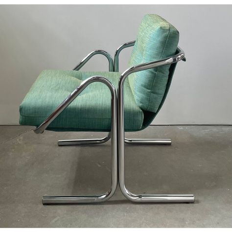 Medium Jerry Johnson Chrome Sling Chair with cushion. Tubular chrome cantilever lounge chair by Jerry Johnson, circa 1970s. Newly reupholstered in a variegated woven fabric. Chrome in great vintage condition. Please note: This item bears NO brand markings or maker's mark. Ralph Pucci Furniture, Ceramic Chair, Post Modern Furniture, Bauhaus Chair, Chrome Chair, Designer Chair, Acrylic Chair, Chair Vintage, Chair Office