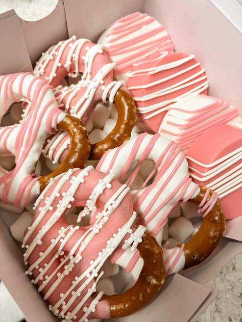 Chocolate treat box with chocolate covered oreos and pretzel twists 🥨