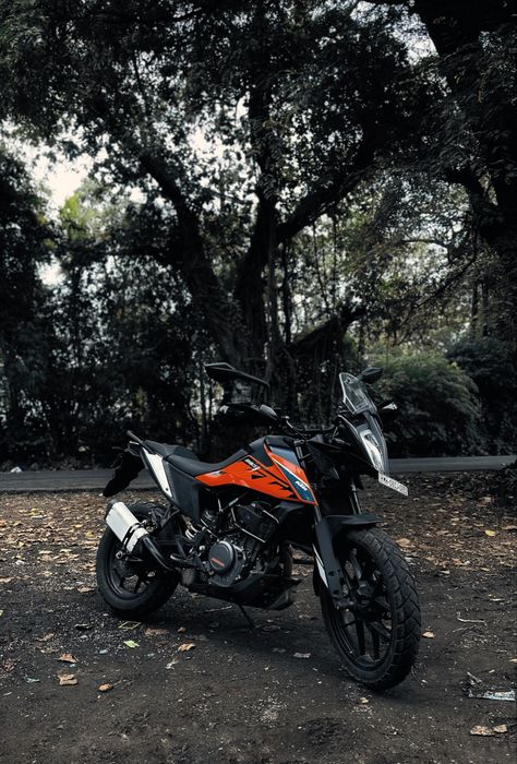 The KTM 390 Adventure is powered by a 373 cc air-cooled engine which produces 43.5 PS @ 9000 rpm of power. It has a fuel tank of 14.5 L and a claimed mileage of 30 kmpl. Ktm 390 Adventure, Adv Bikes, Ktm 390, Duke 390, Bike Couple, Mens Aesthetic, Camping Sauvage, Ktm Adventure, Ktm 250