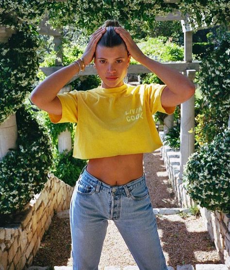 Outfits With Yellow, White Bustier Top, Sophia Richie, Yellow Tshirt, Off White Belt, Beaded Crop Top, Hollister Crop Tops, American Eagle Crop Top, Yellow Jeans