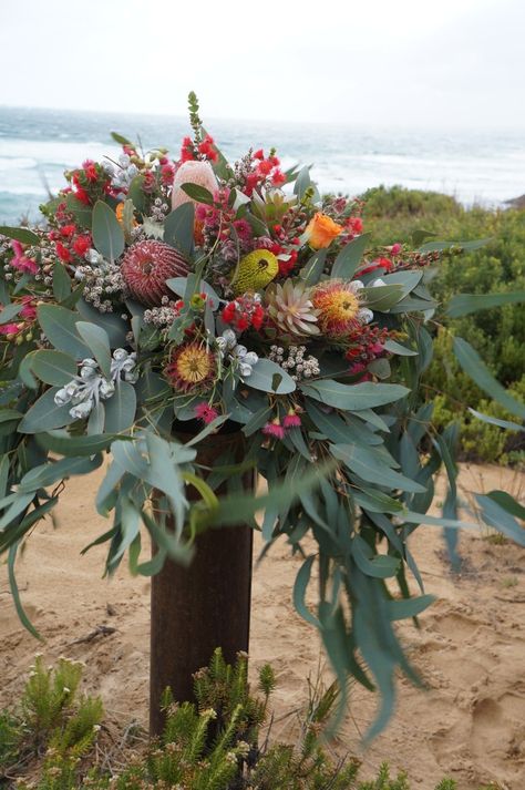 Native Flower Wedding Arbour, Fynbos Table Decor, Proteas Flower Arrangements, Australian Floral Arrangement, Large Native Flower Arrangements, Fynbos Flower Arrangements, Fynbos Arrangement, Australian Native Flowers Wedding Arbour, Native Flower Wedding