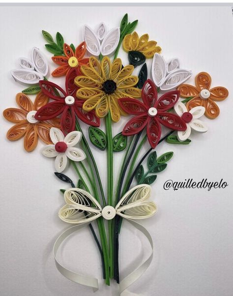 Quilled Bouquet Paper Flowers, Quling Ideas Beautiful Card, Quilling Design, Diy Quilling Crafts, Quilled Cards, File Decoration Ideas, Quilled Flowers, Quilling Work, Paper Flower Art