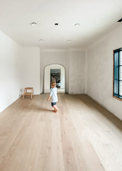 All about The New Wood Flooring throughout Our House! - Chris Loves Julia Lantai Vinil, Wood Floor Colors, Vinyl Wood Flooring, Casa Country, Set Sofa, Light Wood Floors, White Oak Floors, Luxury Vinyl Plank Flooring, Basement Flooring