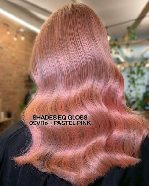 Redken (@redken) • Instagram photos and videos Rose Gold Formula, Rose Blonde Hair, Gold Blonde Hair, Hair Stylist Tips, Hair Formulas, Hair Color Swatches, Rose Gold Blonde, Rose Blonde, Copper Blonde Hair