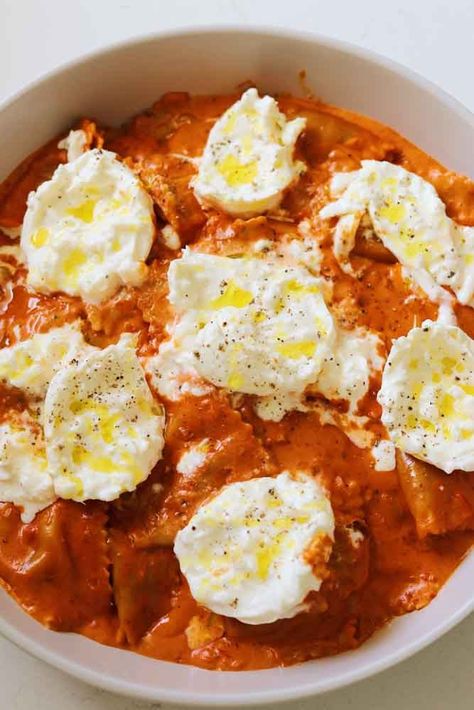 Trader Joe’s Tomato Burrata Ravioloni with Spicy Vodka Sauce Burrata Ravioli, Spicy Vodka Sauce, Vodka Sauce Recipe, Family Dinner Night, Butternut Squash Salad, Joe Recipe, Ravioli Recipe, Vodka Sauce, Mediterranean Dishes