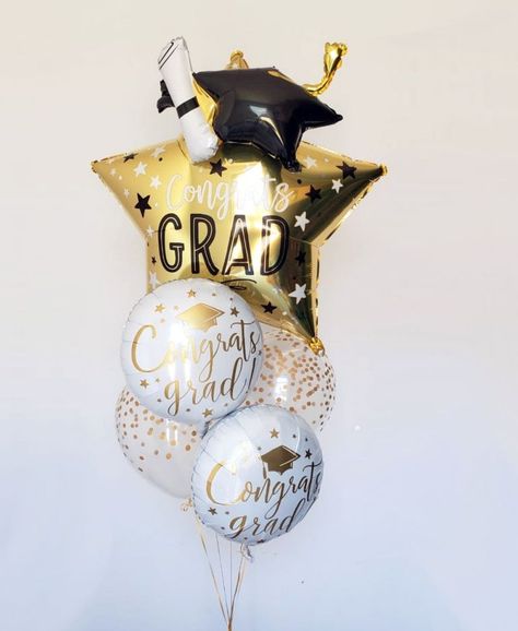 Grad Balloon Bouquet, Easy Graduation Party Decorations, Balloon Decorations Graduation, Unique Graduation Party Ideas, Kindergarten Graduation Ideas, Congratulations Balloons, Graduation Party Pictures, Graduation Party Desserts, Balloon Arch Diy