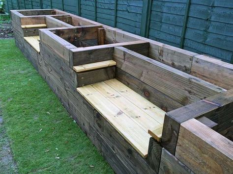 These raised bed garden plans are free, do-it-yourself, and don't cost much in materials to make! Organized by small - medium - large, and unconventional. Lifeproof Flooring, Shed Inspiration, Flooring Bathroom, Taman Diy, Vegetable Garden Beds, Raised Garden Bed Plans, Raised Bed Garden Design, Diy Garden Bed, Jardim Diy