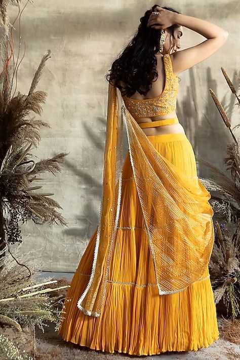 Sangeet Outifts - Buy Latest Sangeet Lehengas, Sarees, Dresses Online Bhumika Chawla, Mehendi Dresses, Drape Fabric, Kurta Lehenga, Crinkle Skirt, Haldi Outfits, Mehendi Outfits, Yellow Lehenga, Yellow Crop Top