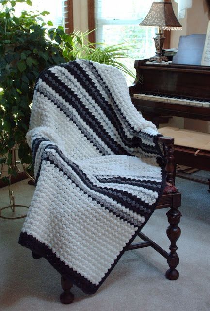 Crochet Blanket Free, Crochet Blanket Tutorial, Heirloom Blanket, Afghans Crochet, Crochet Baby Blanket Free Pattern, Crochet Teddy Bear Pattern, Easy Crochet Blanket, Crochet Blanket Designs, Crochet Blanket Pattern