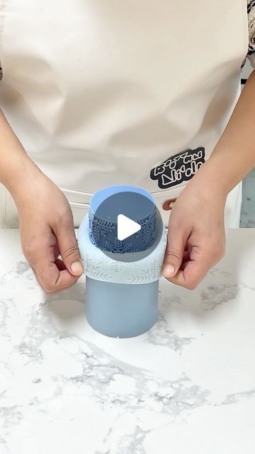 Boowan Nicole on Instagram: "Click link in bio to buy these elegant snowflake candle molds and enjoy the buy 3 get 1 free event!🤗 Hey Crafty Fam! ❄️✨ I'm beyond thrilled to share the magic of our snowflake silicone mold with you! Imagine crafting candles that not only warm your space but also embody the enchanting beauty of winter. Whether you're a candle-crafting newbie or a seasoned pro, this mold is your key to creating perfection with every pour. Picture it – your home adorned with these delicate snowflake candles, casting a cozy glow that captures the essence of a winter wonderland. 🕯️❤️ But wait, the excitement doesn't end there! 🎉✨ Guess what? We've got something special brewing for Black Friday! 🖤🛍️ How about turning your crafting dreams into a winter extravaganza? With our ex Silicone Mold For Candles, Making Candles In Silicone Molds, Candle Silicone Molds, Making Molds With Silicone, Candle Making With Molds, How To Make Candles At Home, How To Make Candles, Candles Molds, Candle Molds Silicone