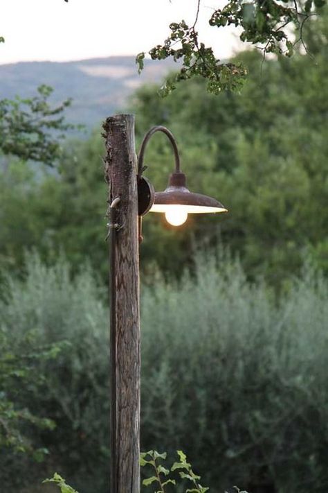 Vintage Outdoor Lights, Rustic Outdoor Lights, Outdoor Hanging Lamp, Garden Pole Lights, Cottage Garden Lighting, Rustic Lamp Post, Wooden Lamp Post, Outdoor Lamp Ideas, Outdoor Post Lighting Ideas