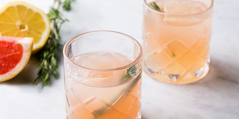 Vodka Cocktails Easy, Cocktails To Make At Home, Ruby Red Grapefruit, Vodka Cocktails Recipes, Vodka Martini, Spring Cocktails, Infused Vodka, Vodka Drinks, Spring Forward