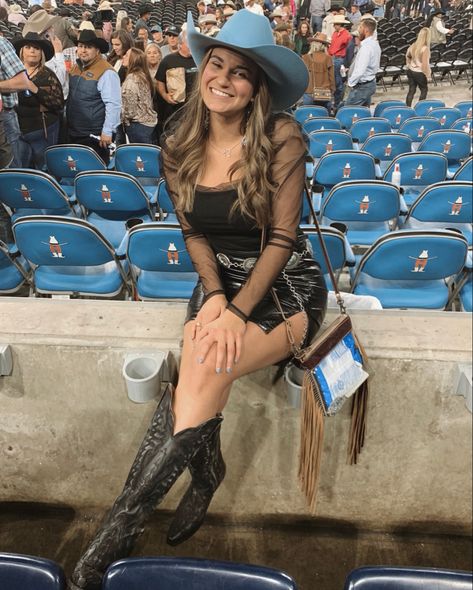 Hat is from Danna Casanova, Boots are from Dan Post/Boot Barn💙 Dan Post Boots Outfit, Cowboy Boots Outfit Winter, Rodeo Outfit, Western Fits, Winter Boots Outfits, Dan Post Boots, Boot Barn, Rodeo Outfits, Dan Post