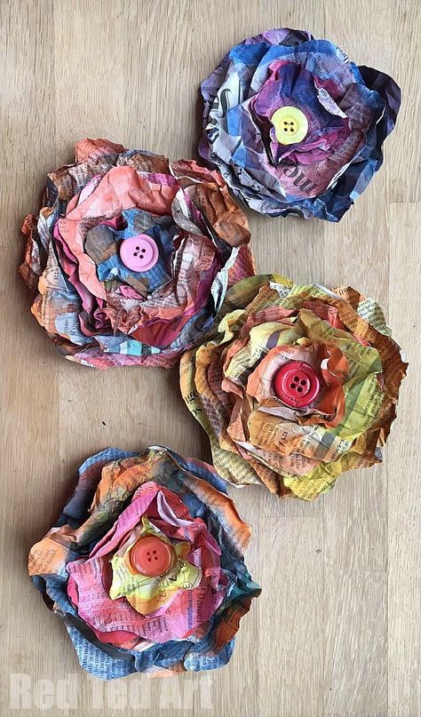 Newspaper Flowers Diy, Newspaper Flowers, Diy Newspaper, Red Ted Art, Chabby Chic, Diy Flores, Arte Indie, Newspaper Crafts, Chic Flowers