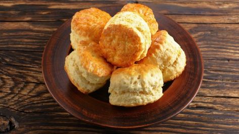 With just three simple ingredients, what's not to love about these tasty scones? 3 Ingredient Scones, Perfect Scones Recipe, Savory Scones Recipe, English Scones, Scones Recipe Easy, Cheese Scones, Savory Scones, Scones Recipe, Scone Recipe