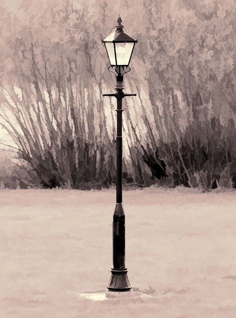 A vintage street lamp sitting on it's own with colours to reflect the age of this wonderfully designed ornament.  #art #vintage #street #lamp London Lamp Post, London Street Lamp, Vintage Street Lamp Drawing, Gothic Street Lamp, Street Lamp Watercolor, Lamp Post Illustration, Lampost Painting, Lamppost Photography, Street Lamp Sketch