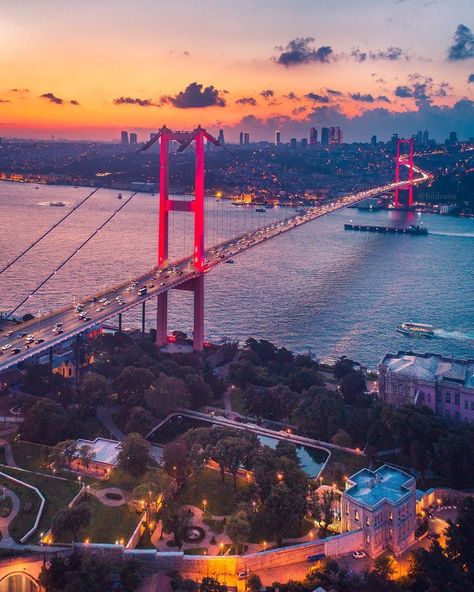 NEW HOUSE C.N on Twitter: "📌 İstanbul    💗🌃🌃                                          Akşam olunca bir başka güzelsin.. #İstanbul #Turkish  https://t.co/ms3k7yS1Wf" Istanbul Photography, Cities In Europe, Istanbul Turkey, New House, Useful Life Hacks, Travel Lifestyle, Travel Bucket List, Golden Gate Bridge, Rhode Island