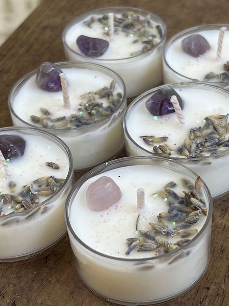 Lavander Candle, Lavender Candles Diy, Home Made Candles, Lavender Candles, Burning Tree, Lilin Aroma, Herbal Candles, Amethyst Candle, Botanical Candle