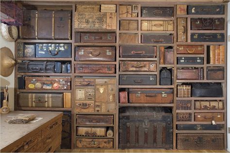 Dishfunctional Designs: Creative Uses for Vintage Suitcases-no, I would never get hubby to build this one for me!!! Steampunk Tendencies, Suitcase Storage, Old Suitcases, Vintage Suitcases, Artistic Installation, Vintage Suitcase, Vintage Luggage, Wall Storage, Suitcases