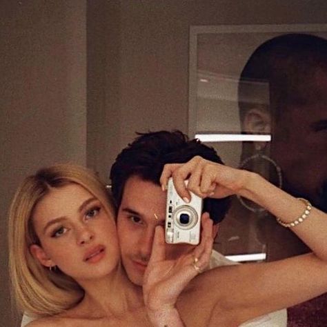 Nicola Peltz, Nicolas Peltz, David And Victoria Beckham, Brooklyn Beckham, The Love Club, How To Pose, Couple Aesthetic, Looks Style, Cute Couple Pictures