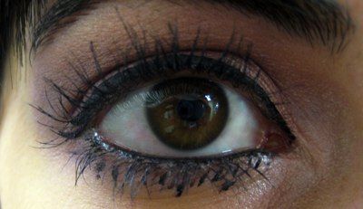 How To Make Waterline Eyeliner Stay, How To Stop Eyeliner From Smudging, Waterline Eyeliner, How To Do Eyeshadow, Eyeliner Shapes, Smudged Eyeliner, How To Do Eyeliner, Beauty Careers, Skincare Hacks