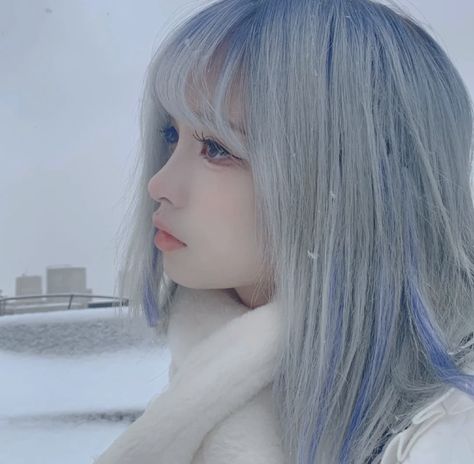 White Hair With Light Blue Highlights, White And Blue Hair Aesthetic, Pale Blue Hair Aesthetic, Pastel Blue Hair Aesthetic, Silver Hair Korean, White Hair Blue Highlights, Blue And White Hair Aesthetic, Light Blue Hair Aesthetic, Ice Blue Hair