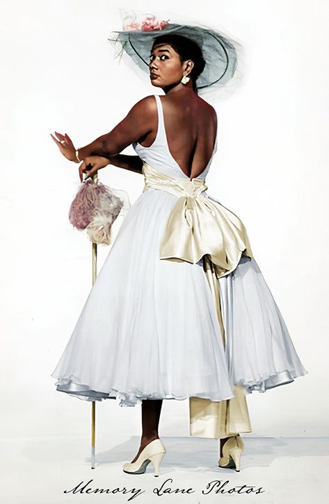 American actress and singer, Pearl Mae Bailey. Colorized by Robin Clark. #hollywoodglamour #hollywoodactress #hollywoodstars #memorylanephotorestoration #colorization #restoration #oldhollywoodincolor #pearlbailey 50s Fashion Black Women Vintage, 1920s Black Women Fashion, Vintage Dresses Black Women, Black Vintage Glamour, 1950 Black Women, Old Black Hollywood Glamour, 1920s Fashion Black Women, Vintage Black Glamour Aesthetic, Old Hollywood Black Women