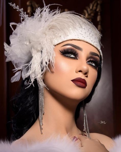 20s Vamp Makeup, 1920s Cabaret Makeup, 20 Makeup Vintage, Flapper Girl Makeup 1920s, 1920s Stage Makeup, Great Gatsby Makeup And Hair, 20s Makeup Gatsby, 1920s Makeup Gatsby, Roaring 20s Makeup